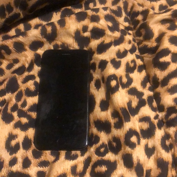 Black IPhone 7